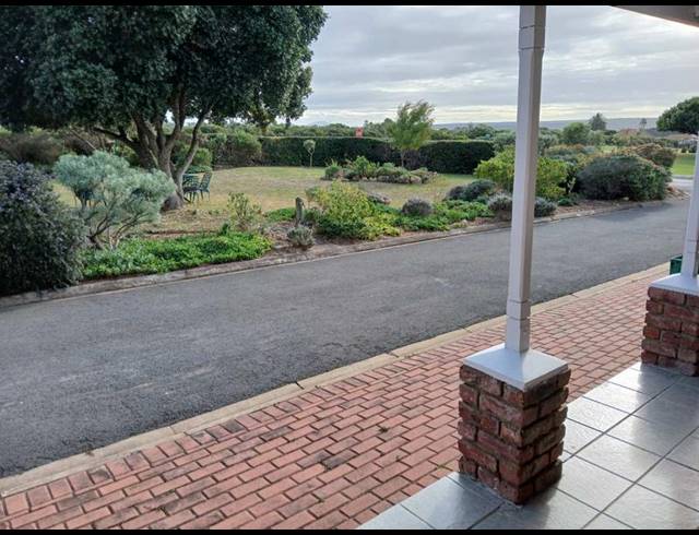 2 BEDROOM TOWNHOUSE FOR SALE IN STILBAAI-WES